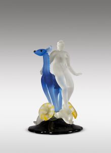 SCULTURA “DONNA CON CERBIATTO”, MODELLO SALVIATI 03 Murano, 1932, cm 23x15x14 Stima 40.000/60.000 euro
