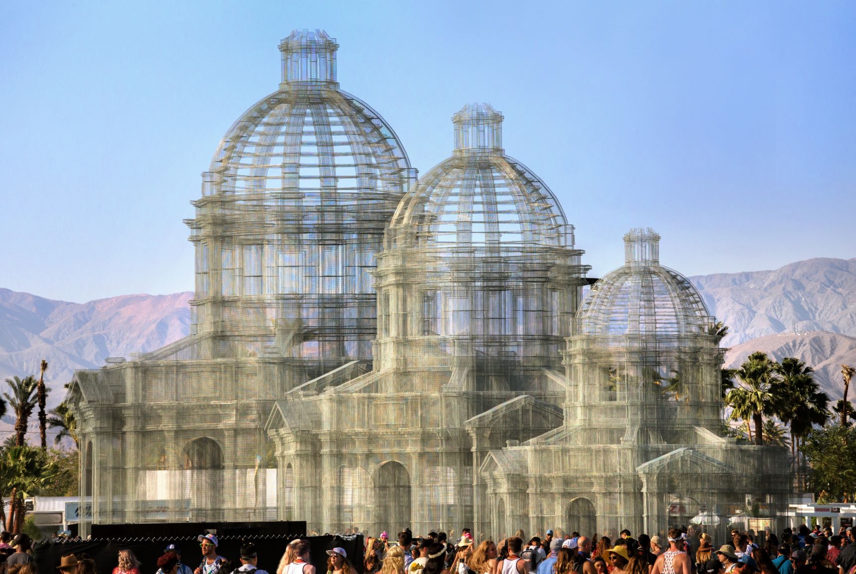 Trascendere il tempo. Edoardo Tresoldi torna in Puglia, nell’area archeologica di San Pietro a Bari