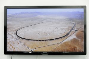 Rosa Barba, The Long Road, 2010, 35 mm film, colori, suoni ottici, foto Perottino – Piva – Bottallo