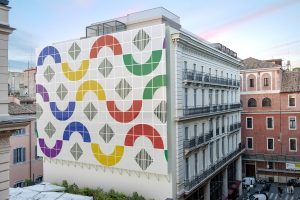 Palazzo de Angelis- opera monumentale di Buren