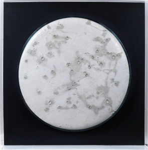 Giulio Turcato (Mantova 1912–1995 Roma) Superficie lunare, 1968, firmato Turcato, olio e tecnica mista su spugna applicata su tavola, diametro 90 cm, cornice originale e contenitore di perspex