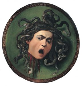 Caravaggio, Testa di Medusa, 1597 olio su tela montata su scudo in legno di pioppo, 60x55 cm Galleria degli Uffizi, Firenze Credito fotografico dettaglio pp. 268-269: Firenze, Scala/Su concessione del Ministero dei Beni e delle Attività Culturali e del Turismo