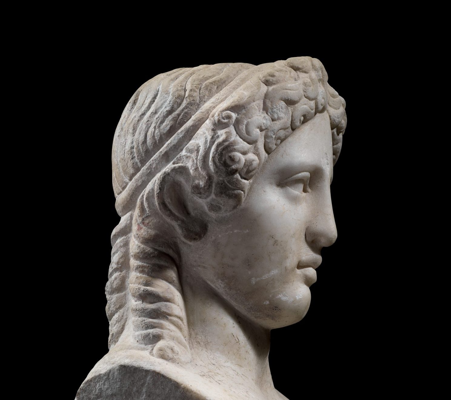 Statue di Apollo, Afrodite e mosaici. L’archeologia di Pandolfini invade Firenze