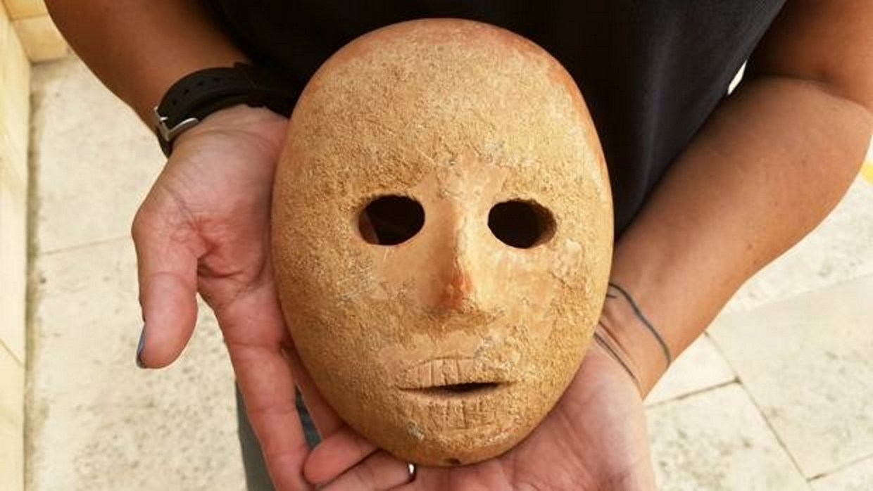 9mila anni fa. Maschera rituale del Neolitico scoperta sul sito di Pnei Hever, in Cisgiordania