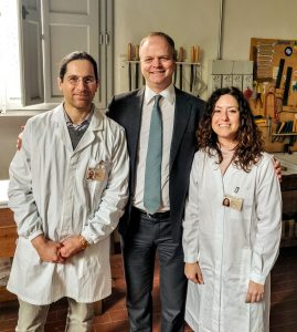 Eike Schmidt con i due restauratori