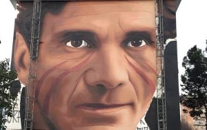 murale di blu raffigurante pasolini