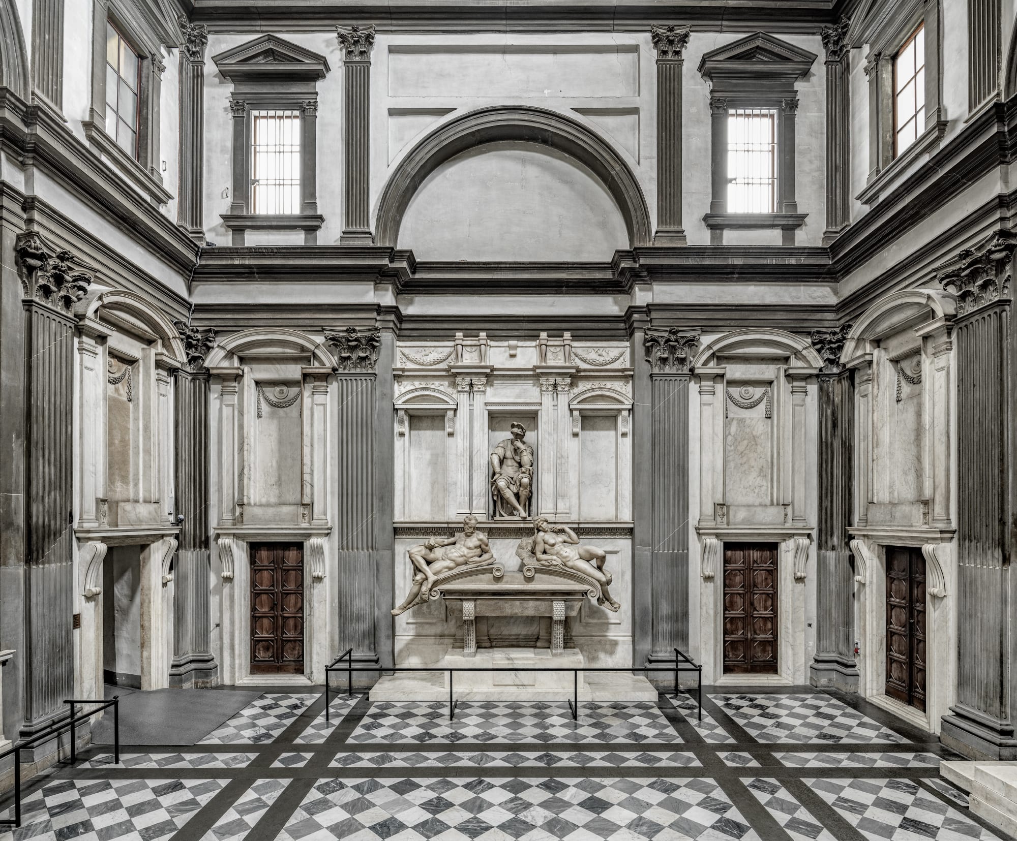 La Sagrestia di Michelangelo risplende di nuova luce. Le immagini da Firenze