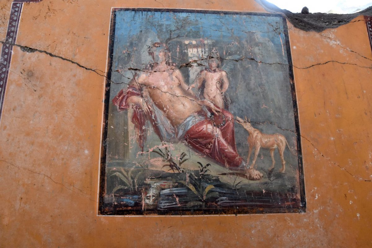 La scena raffigurante il mito di Narciso emersa negli scavi alla Regio V Immagine del Parco Archeologico di Pompei