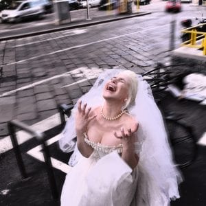 Biondologia, il nuovo album di Romina Falconi