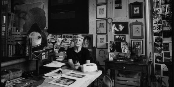 Carol Rama nella sua casa studio (foto Pino Dell'Aquila)