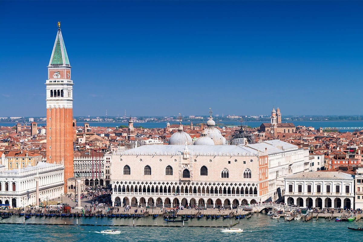 Gagosian aprirà presto una galleria a Venezia. Si infittiscono le voci di uno sbarco in laguna