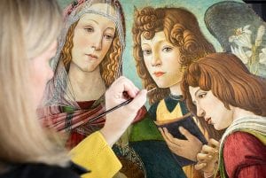 La Madonna della Melagrana di Londra durante il restauro