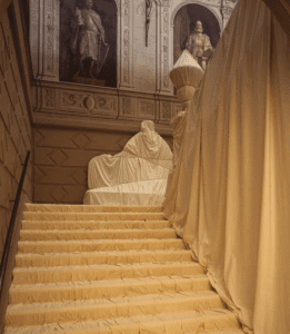 Christo & Jeanne-Claude Scalone d'onore Palazzo Bricherasio, Torino, 1998 Copyright Wolfang Volz 1998