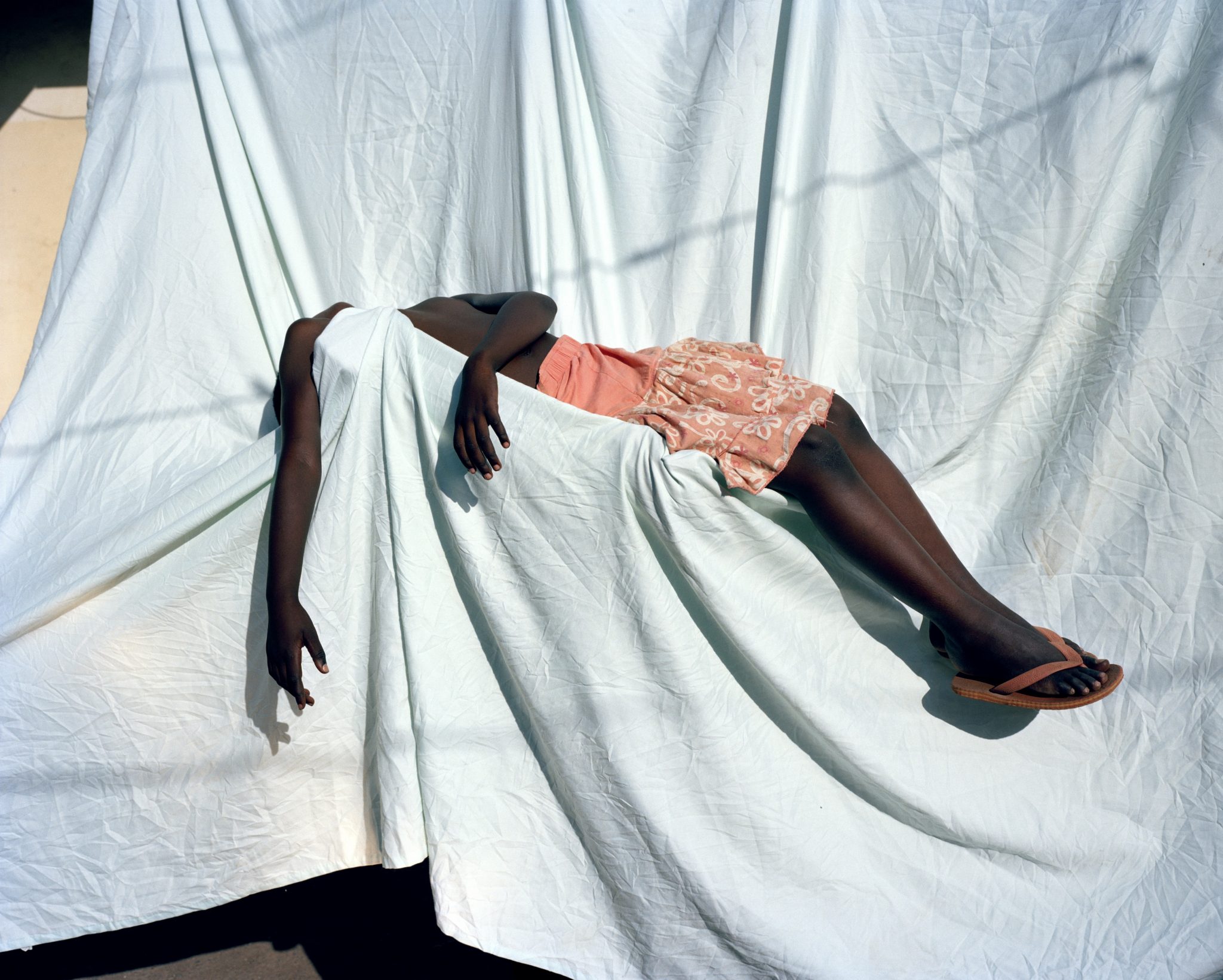 I volti dell’Africa nelle fotografie surreali di Viviane Sassen