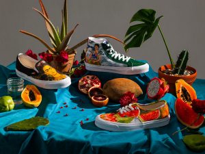 sneackers raffiguranti opere di Frida Kahlo