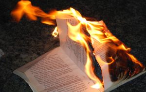 Libri al rogo in Turchia