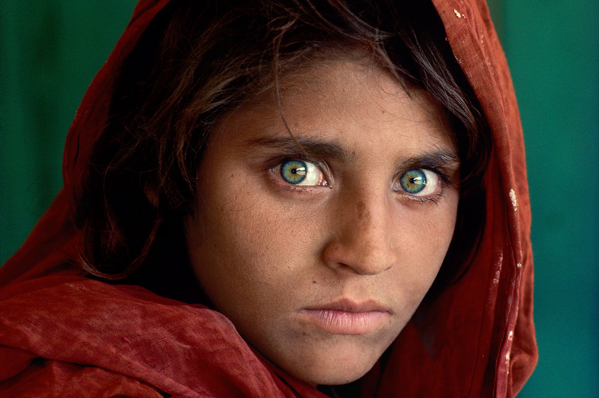 La ragazza afgana di McCurry. Storia della foto più celebre degli ultimi decenni