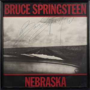 Lotto 27 BRUCE SPRINGSTEEN Album, 'Nebraska' Autografato Stima € 250 - 500