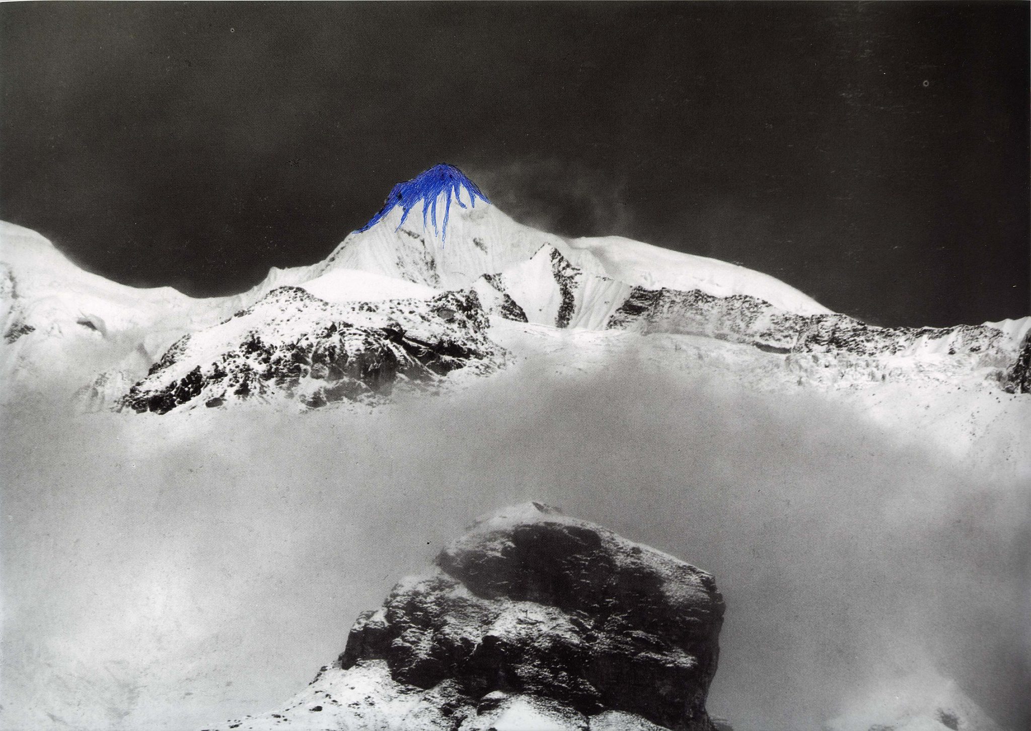 Jan Fabre, Vallnord, Pyrenees, Andorra, 1989, Penna a sfera su foto in bianco e nero. ┬® Angelos Bvba