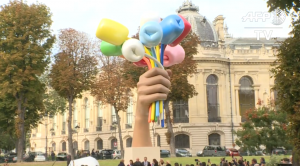 L’inaugurazione del Bouquet of Tulips, di Jeff Koons