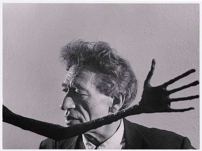 Argilla, bronzo, esistenzialismo. Le sfumature poetiche nei materiali di Alberto Giacometti