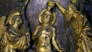 Fasi di Restauro della Porta Sud del Battistero di Firenze di Andrea Pisano, San Giovanni battezza Cristo, courtesy Opera di Santa Maria del Fiore, Firenze, Foto Claudio Giovannini-CGE