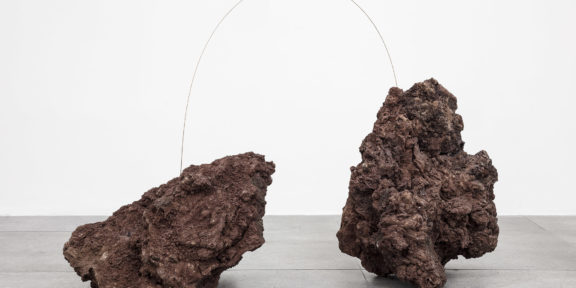 Living Metals II, 2019 Volcanic rock, copper cm 62 x 110 x 43