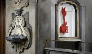 Jan Fabre. La Liberazione della Passione, 2019. Installation view. Cappella del Pio Monte della Misericordia, Napoli. Foto: Grafiluce - L. Romano