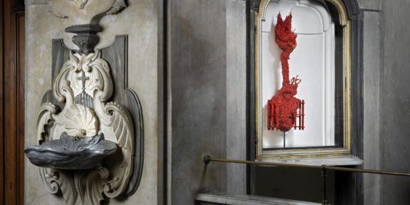Jan Fabre. La Liberazione della Passione, 2019. Installation view. Cappella del Pio Monte della Misericordia, Napoli. Foto: Grafiluce - L. Romano