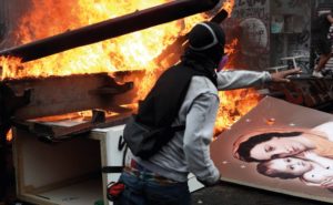 Particolare della cover di Chiese in Fiamme