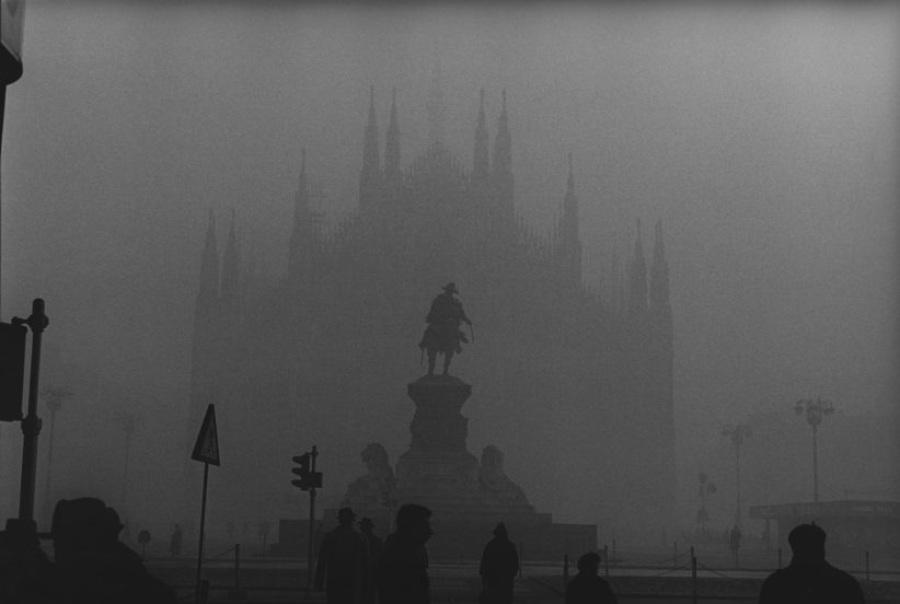 Nebbia in piazza Duomo © Archivio Carlo Orsi