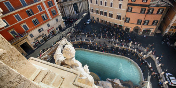 palazzo poli e la Fontana di Trevi vista dall'alto. Fonte foto Il Messaggero, foto di Francesco Toiati