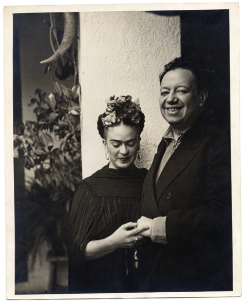 Nickolas Muray, Frida Kahlo and Diego Rivera in Tizapán, 1937 Gelatina ai sali d’argento (stampa da negativo a rovescio) 25,4 x 20,3 cm