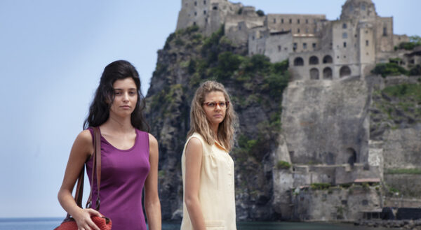 L'amica geniale. Sullo sfondo, il Castello di Ischia