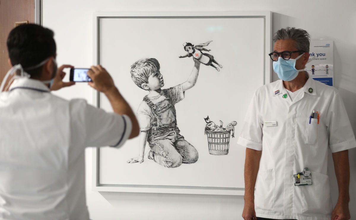 Tentato furto per il dipinto che Banksy ha donato all’Ospedale di Southampton