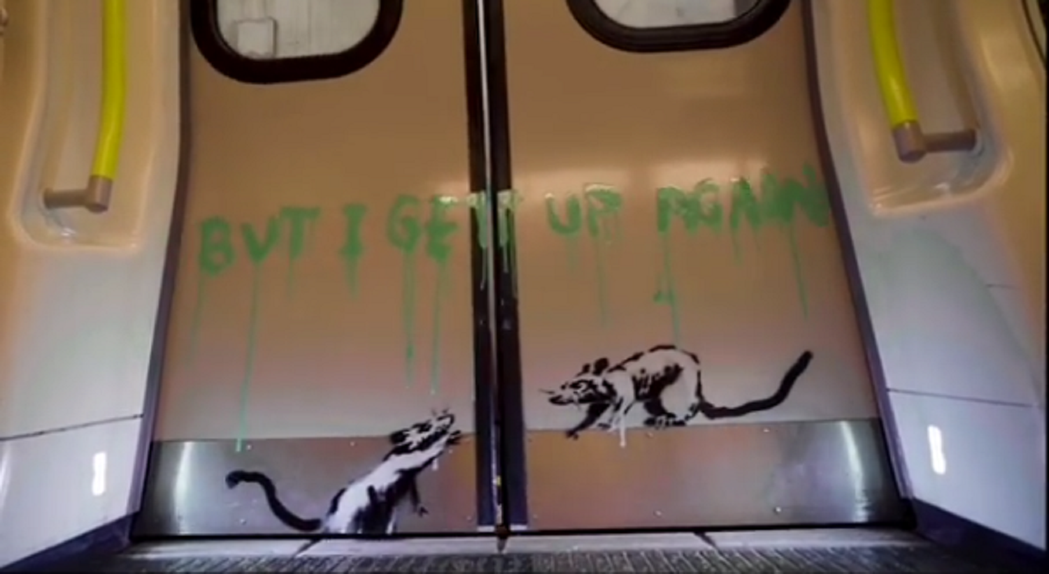 Banksy torna alla grande: performance nella metropolitana di Londra