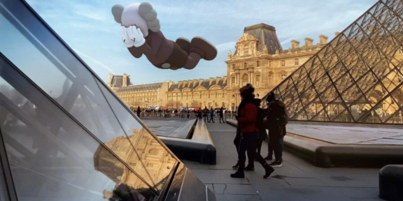 KAWS, COMPANION (EXPANDED) in Paris, 2020. Courtesy of KAWS and Acute Art.