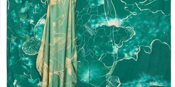 Alessandro Roma, Form in transitions , 2018, Colori e candeggina su cotone /colour,bleach on cotton, 281 x 188 cm