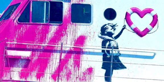 Louise Michel, la motovedetta civile di Banksy