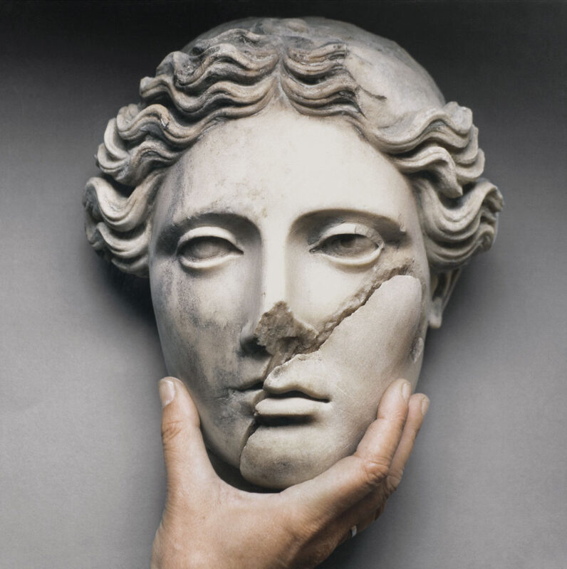 Mimmo Jodice, Ercolano, 1999, stampa giclée, 74x74x2 cm, Collezione De Iorio (Trento)