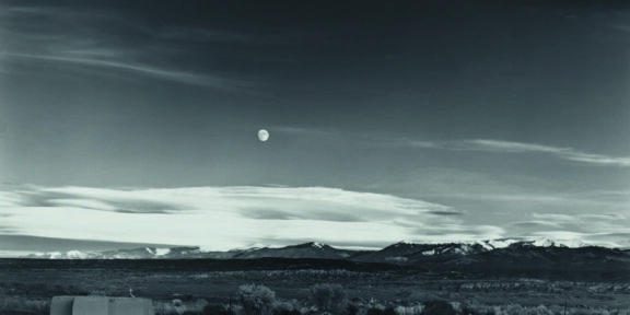 Sotheby's Ansel Adams, Moonrise, Hernandez, New Mexico ($700,000/1 milione)