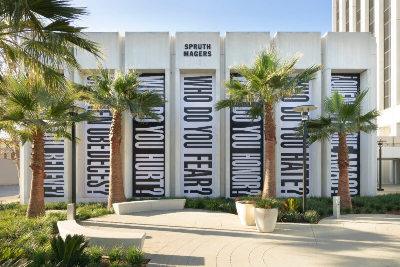 Barbara Kruger, Untitled (Who?), 2020, Photo: Robert Wedemeyer