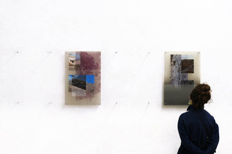 To strip (layers) UV printing, digital print on polyester, montype on plexiglass, silver pigment, 40x60 Installation view VIR- Via Farini In residence, Milano, courtesy artista