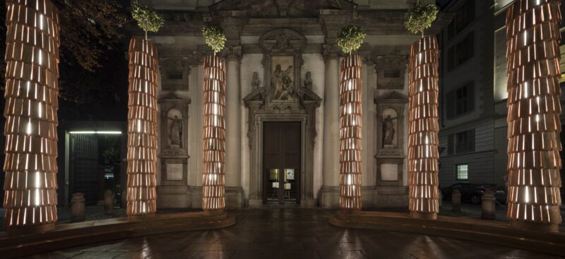 L'installazione luminosa di Michele De Lucchi