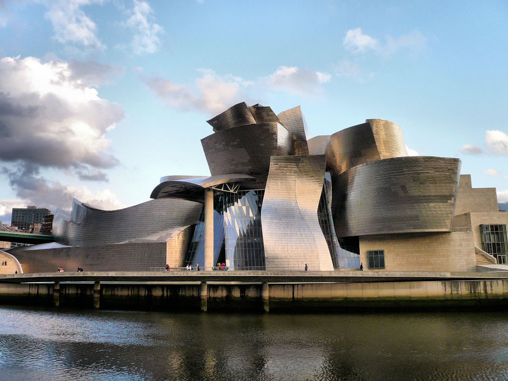 Il Guggenheim Bilbao pensa a una riserva naturale per espandere il museo