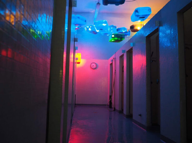 Bagni pubblici - Torino - Installazione artistica nelle docce per Artissima