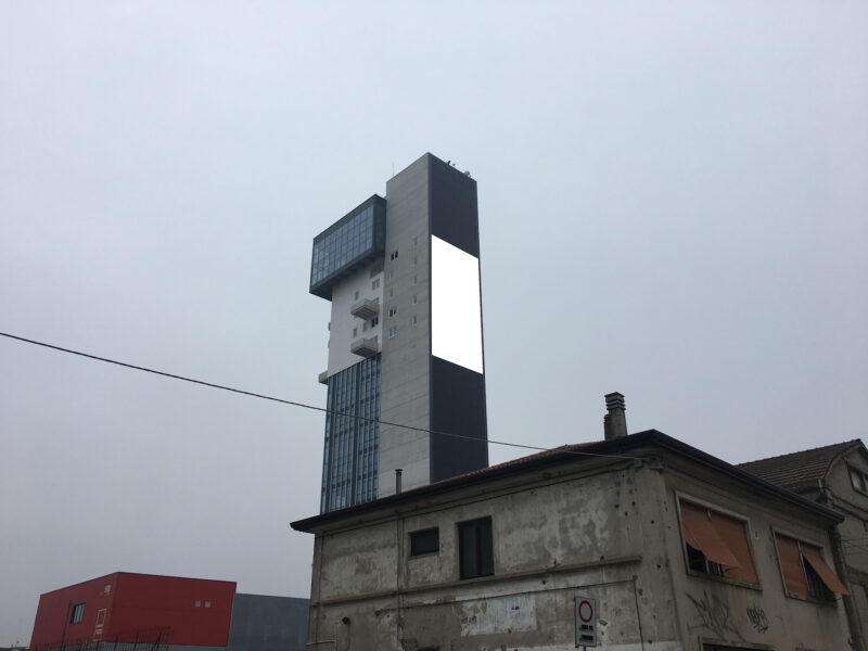 Francesco Piva, Pulsar, 2021, video 600x1200 px, muto, 10'', courtesy la galleria e l'artista