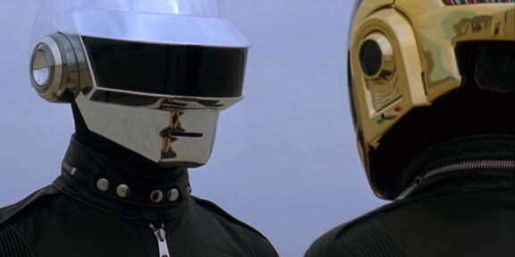 I Daft Punk nel video Epilogue