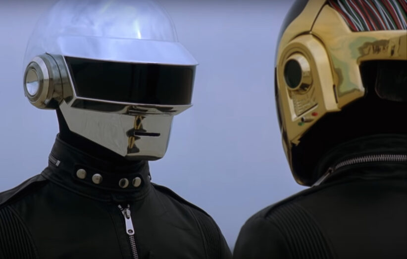 I Daft Punk nel video Epilogue