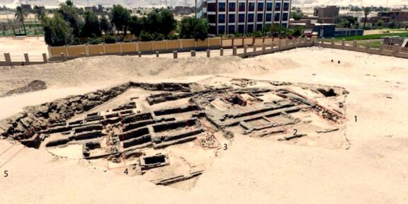 i resti del birrificio scoperto in Egitto (foto Ministry of Tourism and Antiquities)